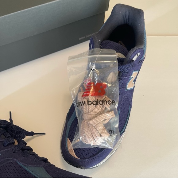 New Balance Sneakers 2002R Running Size 10 Indigo Suede New In Box M2002RWC - Picture 7 of 8